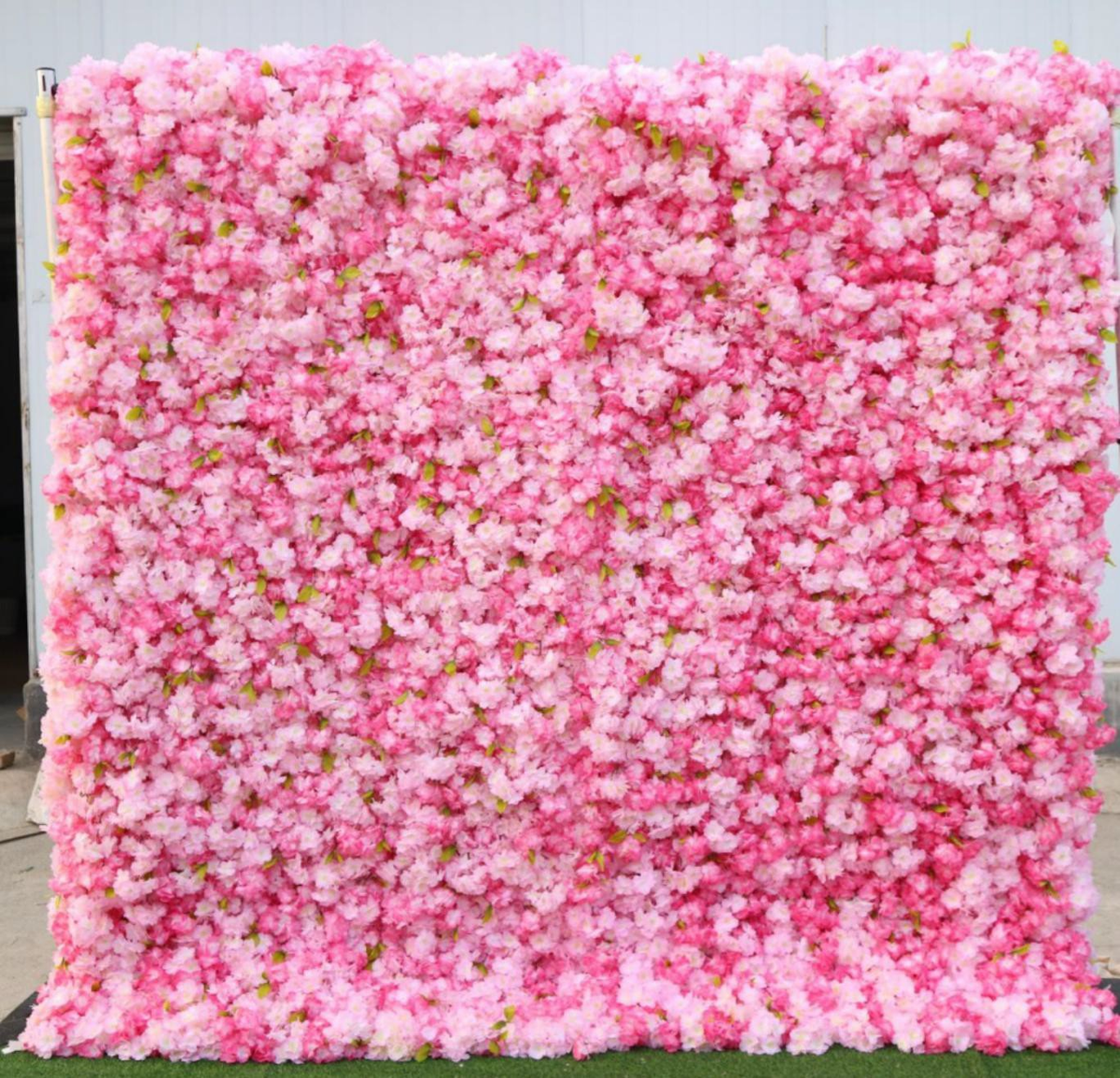 Sfondo a parete per eventi con fiori artificiali – Stile 07